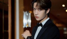 吴磊爆料王一博恋情视频,揭秘明星背后的甜蜜瞬间